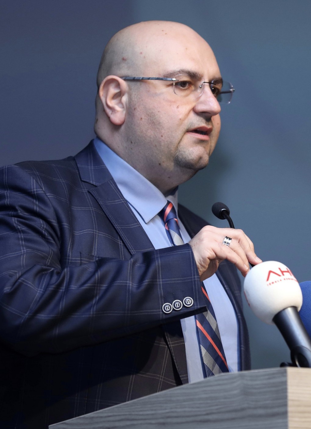 Doç. Dr. Yunus Emre Tansü 45 48